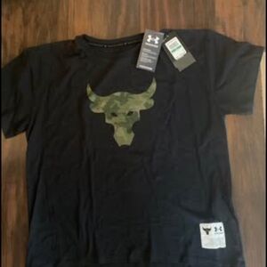 Under Armour Kids Black and Green Bull Graphic Tee